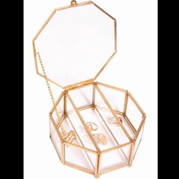 Vintage Other - VINTAGE 3-Compartment Gold Keepsake Box!